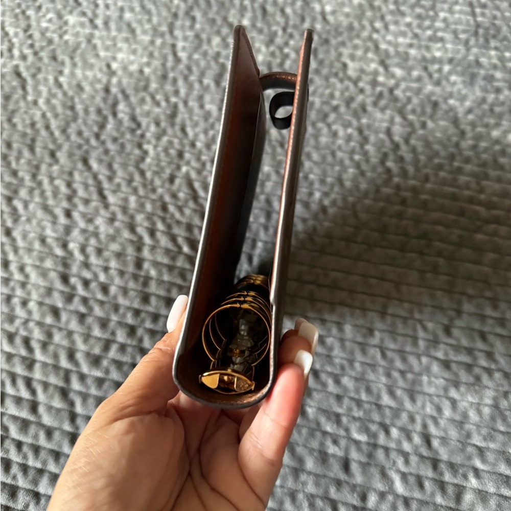 Louis Vuitton Medium Ring Agenda Cover - Picture 8 of 14